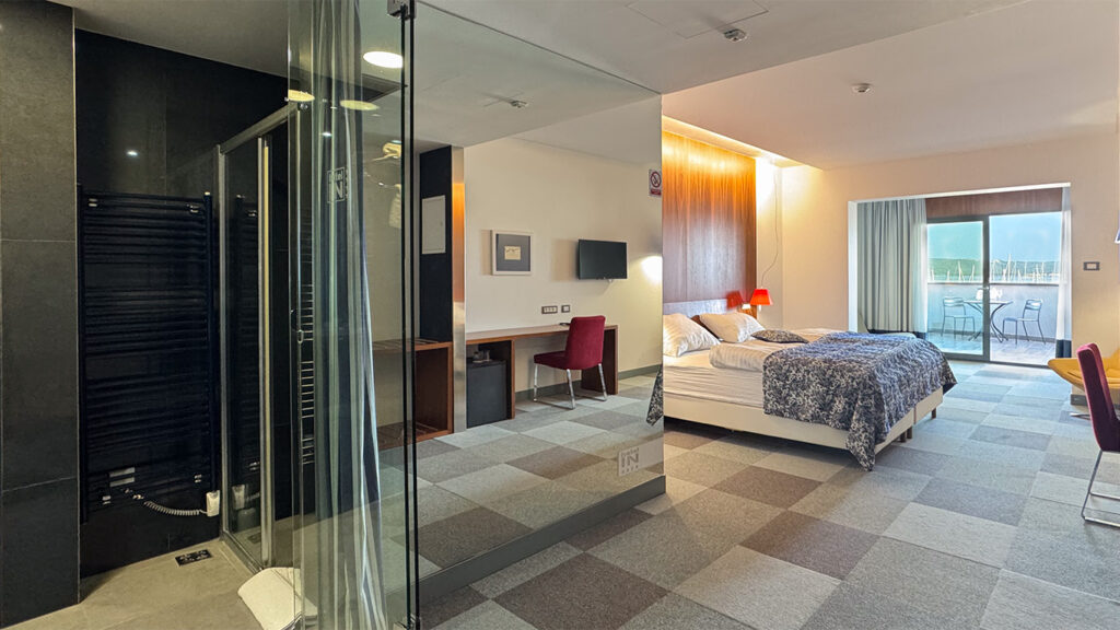 HOTEL-IN-Gallery-Superior room seaside view_01